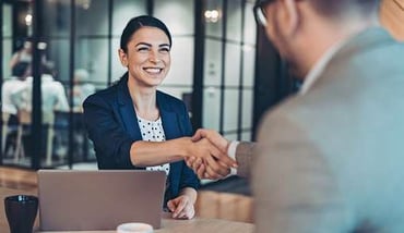 Management der Übergabe zwischen Vertrieb und Kundenerfolg