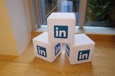 LinkedIn: 7 moduri pentru mai multă încredere și trafic